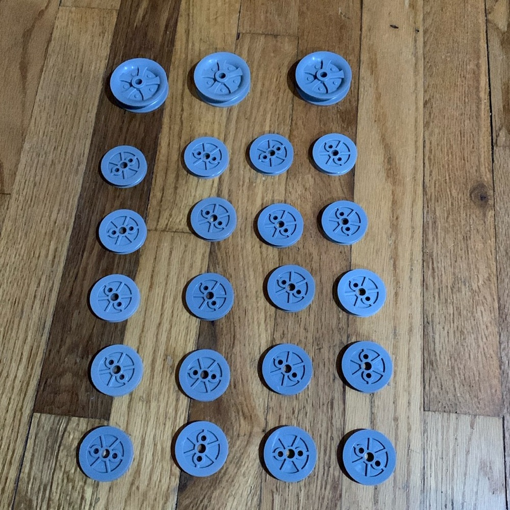 🖤5 for $20- K'NEX 20-1 1/2 “1.5” & 3-2” Wheels Gray Hubs Lot of 23 KNEX